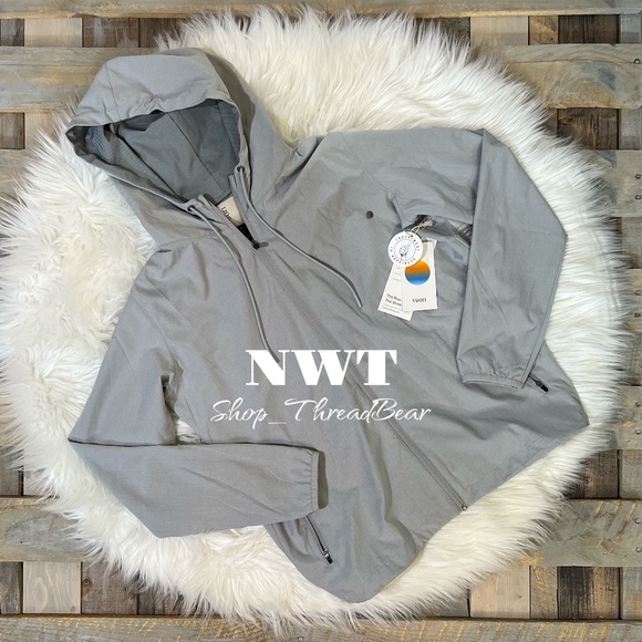 Hooded [Vuori] Outdoor Grey Trainer ShellNWT Platinum Gray JacketMedium